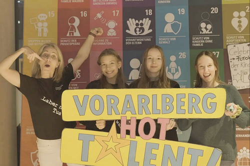 Die Jugendbotschafter*innen der Caritas luden zu Vorarlberg Hot Talent.